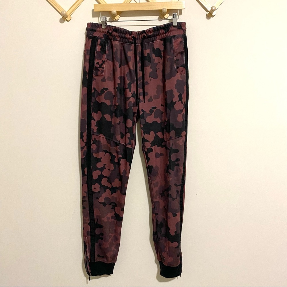 Staple Red Camoflauge Jogger Sweatpants size Large